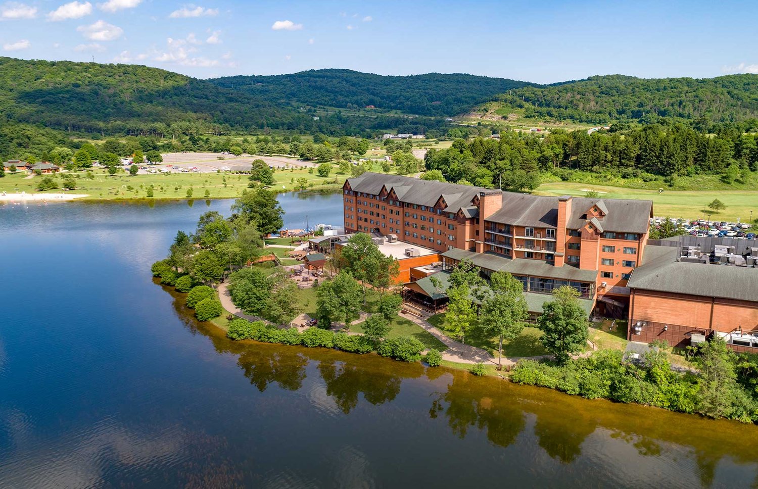 Rocky Gap Casino: A Mountain Retreat of Gaming